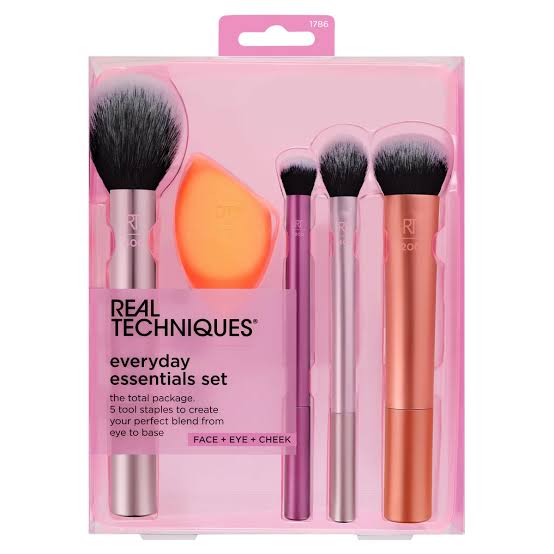 real techniques everyday essentials set